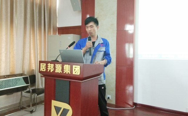 公司韓貽波經(jīng)理分享銷售談判基礎(chǔ)與技巧，提出抓住時(shí)機(jī)，體貼顧客，隨時(shí)準(zhǔn)備滿足顧客甚至準(zhǔn)顧客的需要。