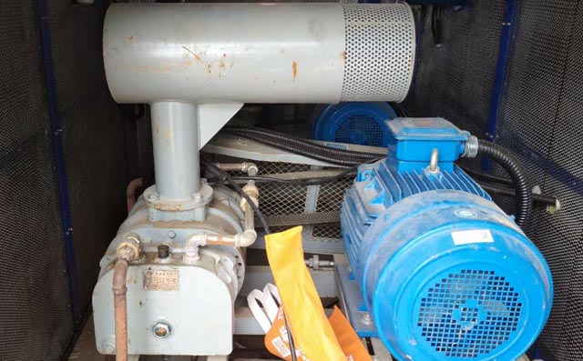 豐源羅茨鼓風(fēng)機(jī)用于宜都興發(fā)化工 圖片關(guān)鍵詞