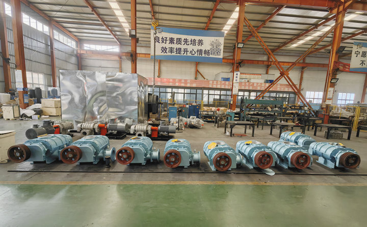 三葉羅茨鼓風(fēng)機(jī).jpg 三葉羅茨鼓風(fēng)機(jī)